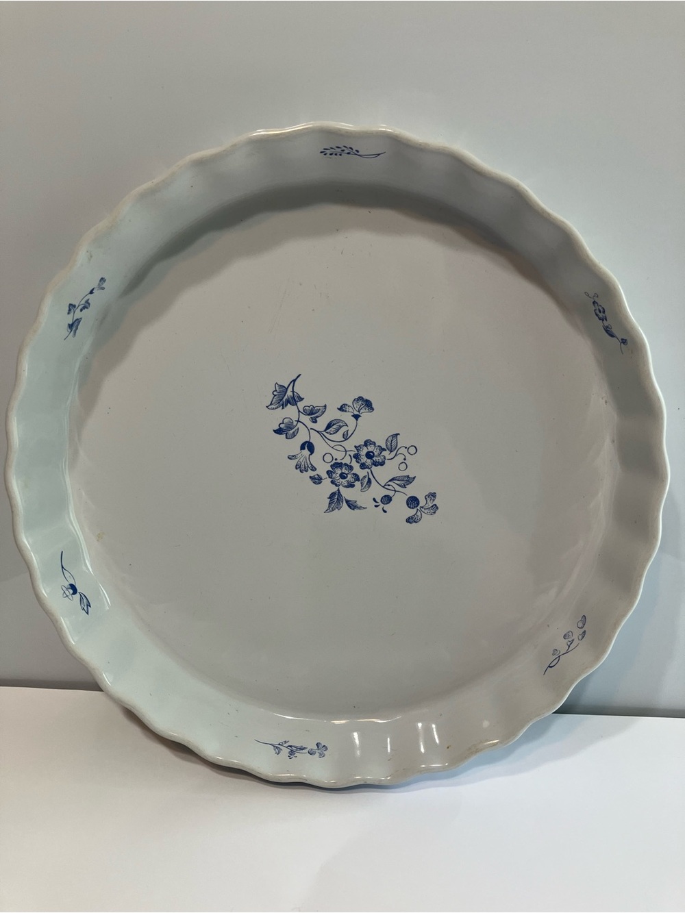 Fyrklovern Firkloveren Apilanlehti Sweden Classic Jackie Lynd tart/quiche plate